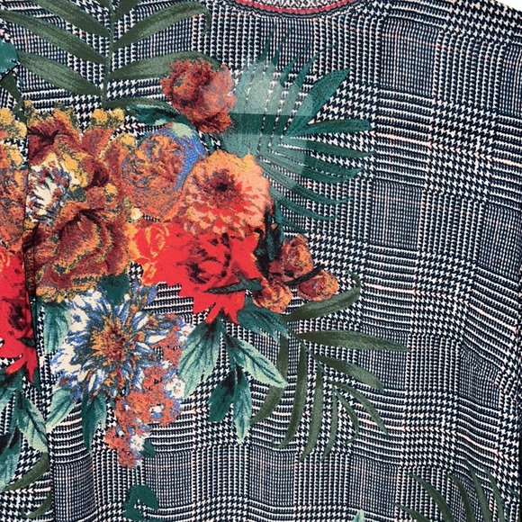 Jealous, tomato, blue floral blouse - Picture 2 of 4